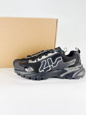 LOUIS VUITTON  Runner Tatic Line Sneakers